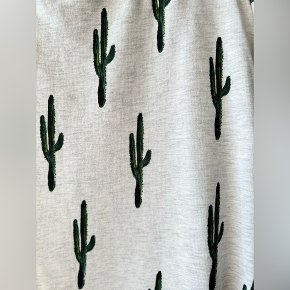 H&M Cactus Print Lightweight Crewneck Sweatshirt - Picture 8 of 8